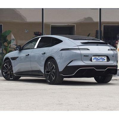 2024 Sedan elétrico de 4 portas e 5 lugares com autonomia de 12 650 km e velocidade máxima de 215 km/h